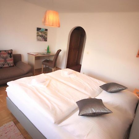 Hotel Pension Eichenhof Ried im Zillertal Eksteriør bilde