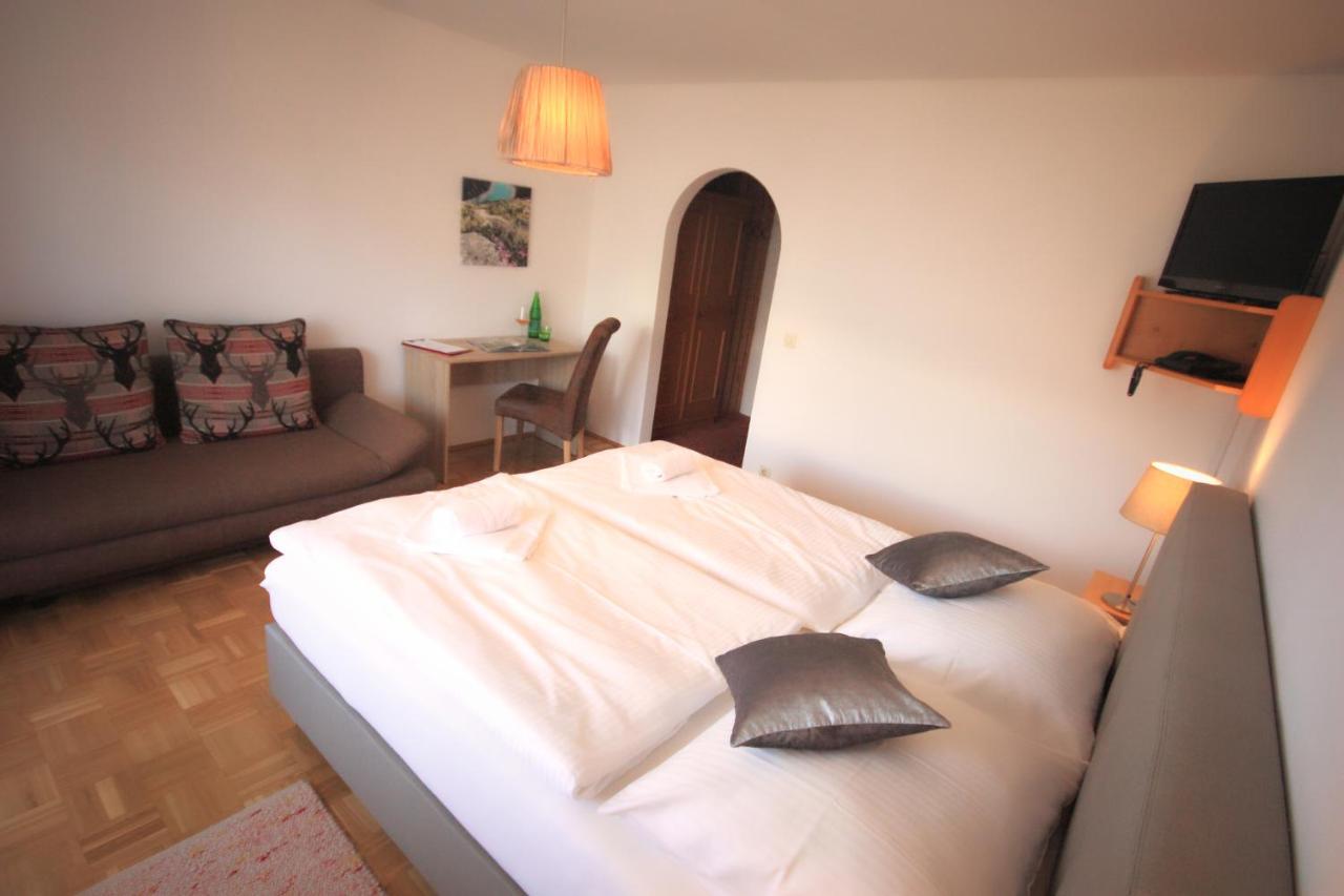 Hotel Pension Eichenhof Ried im Zillertal Eksteriør bilde